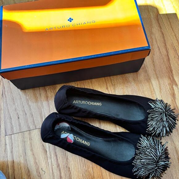 Black Arutro Chiang Ballet Flats - Picture 2 of 3